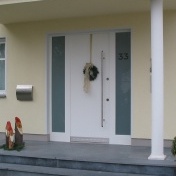 Haustür mit zwei Seitenteilen, Weiß, Glas satiniert, Meerbusch, Schreinerei Sötje