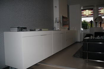 Sideboard, Lack Weiß, mit aufwändiger Innenausstattung, Niederlande, Schreinerei Sötje